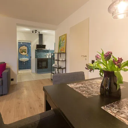 Neu, Voll Ausgestattetes Appartement Jülich