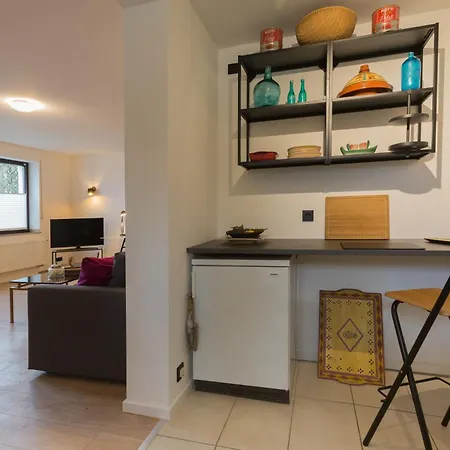 Neu, Voll Ausgestattetes Appartement *