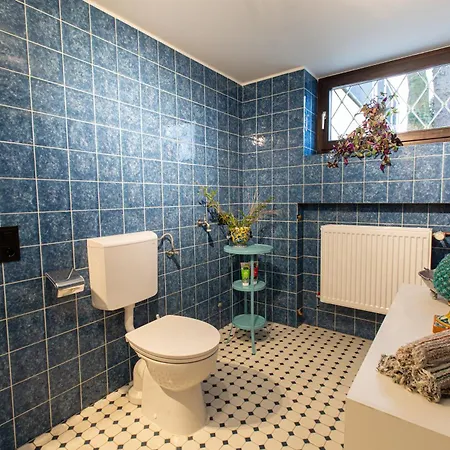 Neu, Voll Ausgestattetes Apartment Julich